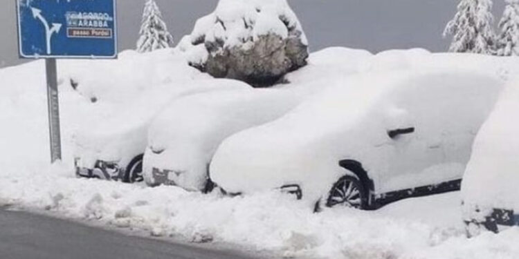 Moti i keq përfshin Italinë, rregjistrohen reshje dëbore në Itali