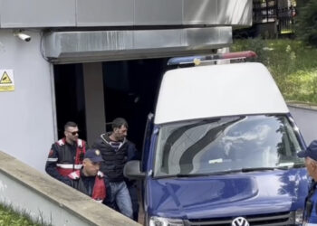 ‘Tradhti! Më bëni çfarë të doni’! Burg burrit që dogji gruan me benzinë