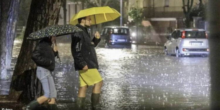 Mot i keq në Itali, evakuohen qindra banorë