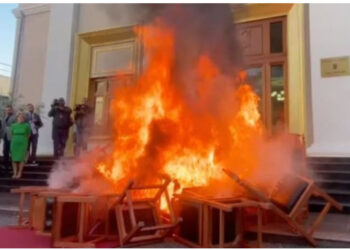 Revolta e opozitës në Parlament/ Ministri Hoxha për deputetët e PD-së: Ngjarja do referohet në SPAK!