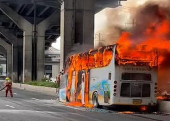FOTO/ Aksident tragjik në Tajlandë/ Mbi 20 fëmijë fëmijë humbin jetën nga përplasja e autobusit 