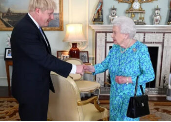 Boris Johnson thyen protokollin mbretëror, ish-kryeministri tregon sëmundjen e mbretëreshës Elizabeth II: Vuante nga kanceri