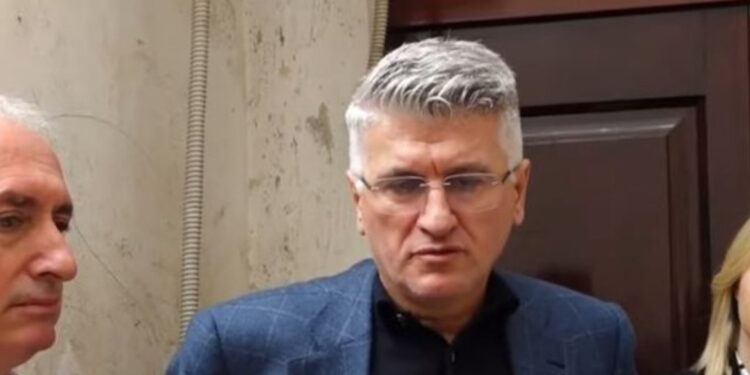 “Po dha urdhër partia këtu nuk ka më shtet”/ Gjekmarkaj: Shkojmë drejt mosbindjes civile, do shfrytëzojmë çdo rrugë…