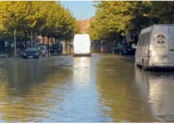 Vlora zgjohet e përmbytur, mbi 50 të evakuuar