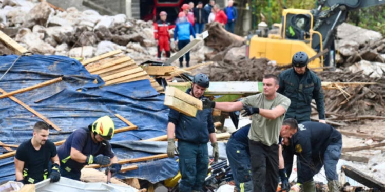 Gjendje e jashtëzakonshme në Bosnjë-Hercegovinë, vazhdojnë kërkimet për të zhdukurit nga përmbytjet