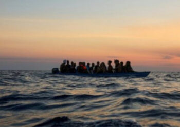 Italia nis anijen e parë me emigrantë drejt Shqipërisë