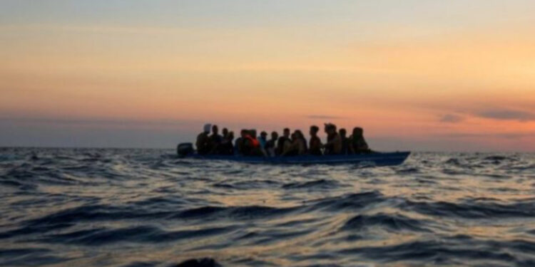 Italia nis anijen e parë me emigrantë drejt Shqipërisë