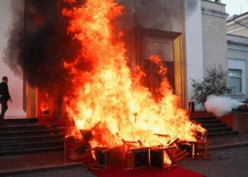 Djegia e karrigeve në Kuvend/ Zbulohet fatura financiare e dëmeve, ja sa duhet të paguajnë deputetët e PD-së