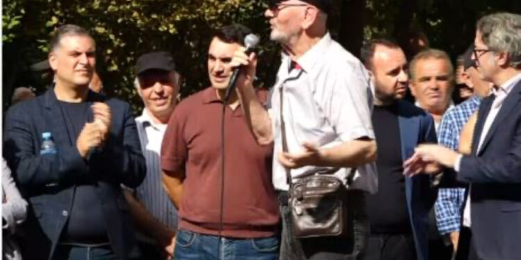 Opozita nis protestën para Bashkisë së Tiranës