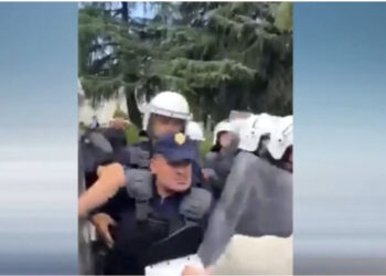 Bardhi: Forcat e policisë na kanë drejtuar armën në Kuvend!