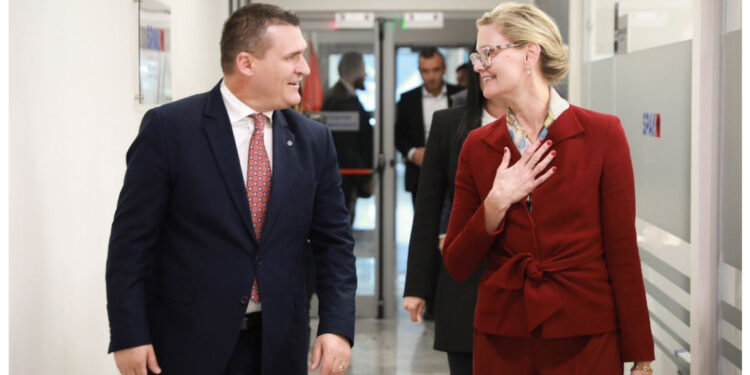 E ngarkuara me Punë e SHBA takoi Dumanin, ambasada amerikane: Vlerësojmë arritjet e SPAK, Struktura e Posaçme ka nevojë për mbështetje