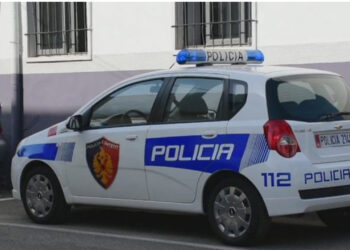 Kanosi një person duke e lyer me benzinë, arrestohet mësuesi në Elbasan