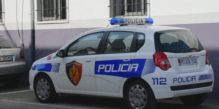 Kanosi një person duke e lyer me benzinë, arrestohet mësuesi në Elbasan
