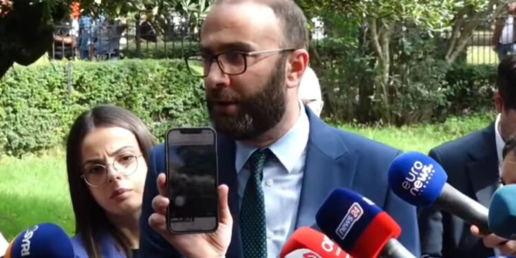 Bardhi reagon sërish: Gënjeshtrat i sajojnë aq trashë, sa edhe vetë propaganda e qeverisë