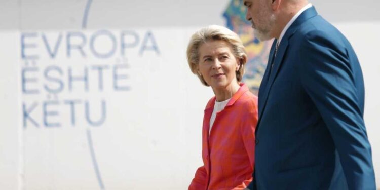 Presidentja e Komisionit Europian, Ursula von der Leyen tur në Ballkanin Perëndimor javën e ardhshme, vizitë në Shqipëri më 23 tetor 