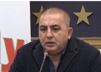 Sokol Meqemeja lavatriçe e parave të kokainës, ha live salsiçen me virus siç ka ngrënë pronat publike dhe pushtetarë të korruptuar. Kur do bie në duart e SPAK-ut?