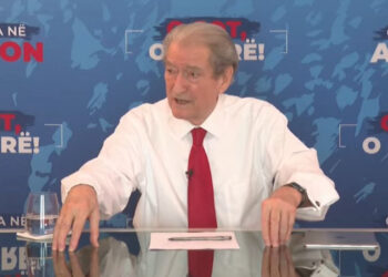 Boshatiset Gjadri, Berisha: Rama, kampion i blofit në Europë