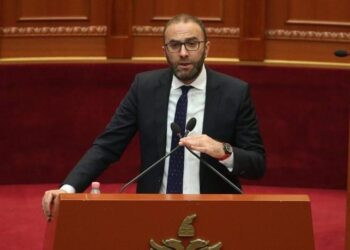 “Shkeli ligjin në paracaktimin e fituesit të tenderit të rikonstruksionit të Komisariateve”/ Gazment Bardhi publikon dokumentin: Plarent Ndreca nën hetim nga SPAK