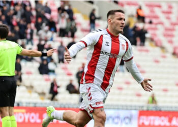 VIDEO/ Rey Manaj i papërmbajtshëm, dopieta e lushnjarit i jep fitoren Sivassporit