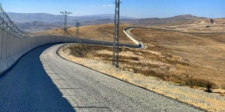 Irani ndërton mure kufitare përgjatë kufijve lindorë