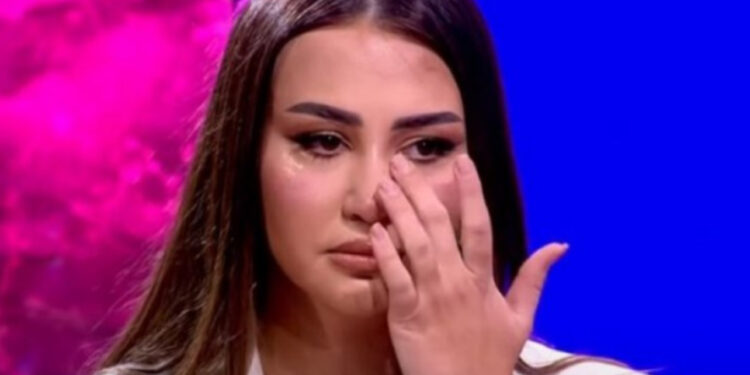 Letra emocionuese që bëri Kiara Titon të përlotet në emision