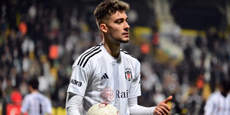 Besiktas merr 3 pikë, Muçi asist në Turqi