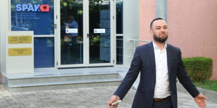 Me çfarë përgjonte Jurgis Çyrbja? Ja pajisja që i sekuestroi SPAK në banesë! Ish-deputeti i PS ndihmonte kriminelët!