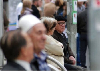 Sa vite punë duhet që të dilni në pension? Zv.ministrja: Jetëgjatësia është rritur, kjo e rëndon skemën! Ja raporti kontribuues-pensionist