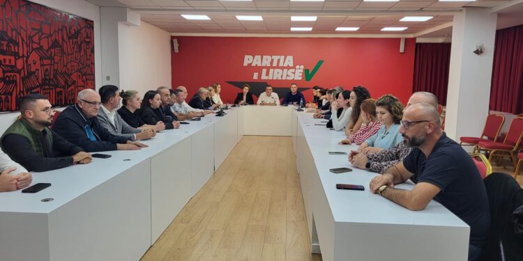 Arrestimi i Metës/ Partia e Lirisë bën publik qëndrimin: Intensifikojmë aksionin politik, vijon aktiviteti nën drejtimin e tij pavarësisht gjendjes juridike