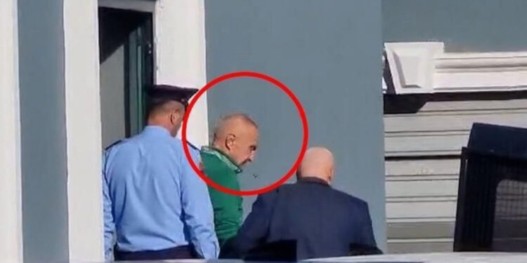 Media në Kosovë: Para arrestimit, Meta u takua me Menduh Thaçin, “pazar” me Mickoskin?