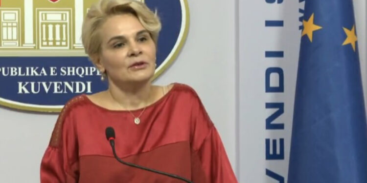 Kryemadhi: Opozita ka vetëm dy rrugë! Vjehrra e Veliajt 20 mijë Euro në muaj…