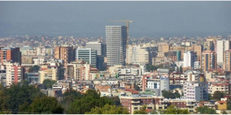 Ndërmjetësuesit e Pasurive të Paluajtshme: Tregu në kolaps nga shtyrja e Rivlerësimit. Do e bëjnë gjatë zgjedhjeve