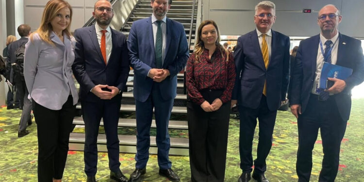 Grupi Parlamentar i PD takim me përfaqësues të EPP: Burgosjet politike na kanë rikthyer 34 vite pas