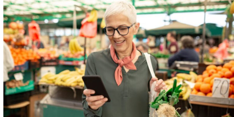 Studimi: Ushqimet që duhet të ndërprisni që të mos t’ju tradhtojë zemra pas të 50-ave