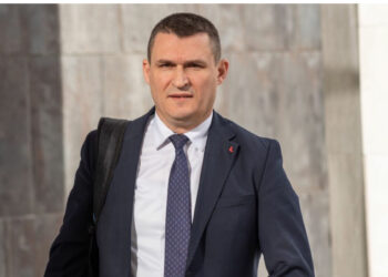 Masa ndaj Metës/ Kreu i SPAK-ut lë sallën e gjyqit