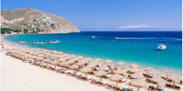 Shezlone vetëm për hotelet, publikohet rregullorja, ja si do ndahen plazhet në vend