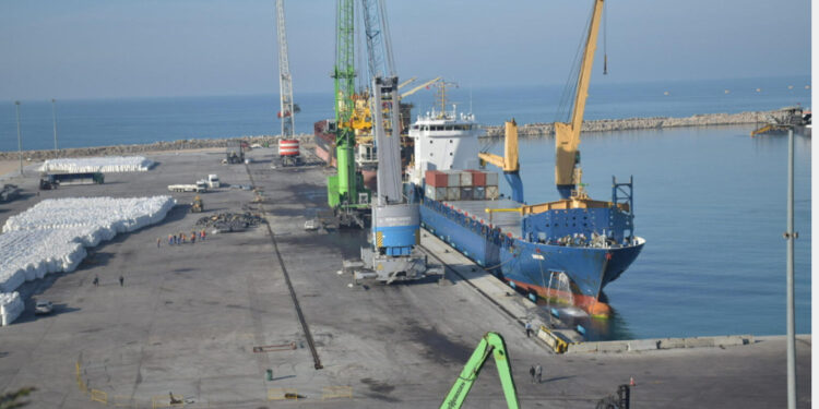 Shefqet Kastrati dhe Frident Kuqi ankorojnë fshehurazi anijen e ngarkuar ‘me eksplozivë për Izraelin’