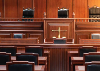 Ndodh edhe kjo / Italiani kërkon divorcin pas 18 vitesh martesë, zbuloi se gruaja e tij është…burrë