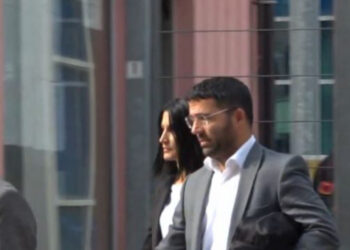 U pastroi paratë e drogës dy vëllezërve, SPAK çon në gjyq shefen e Kadastrës