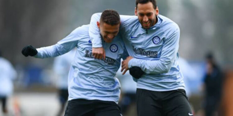 Asllani gati për derbin ndaj Juventusit, Interi humbet Karlos Auguston