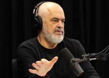 Rama ironizon akuzat e opozitës për korrupsion: Ju kam lënë Zotin!