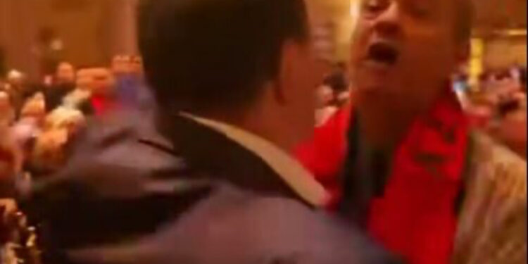 Qytetari shan Ramën në New York: Hajdut, f*ck you