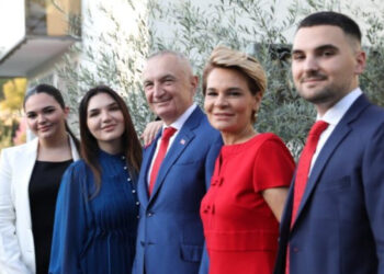 Gjendja e familjes Meta? Gjokutaj nxjerr më shumë detaje: Është trishtim! Fëmijët vuajnë më tepër situatën