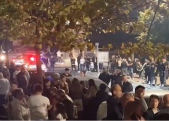 Zjarri në pallatin 10-katësh, asfiksohen 3 zjarrfikës dhe një banor, dërgohen me urgjencë në spital