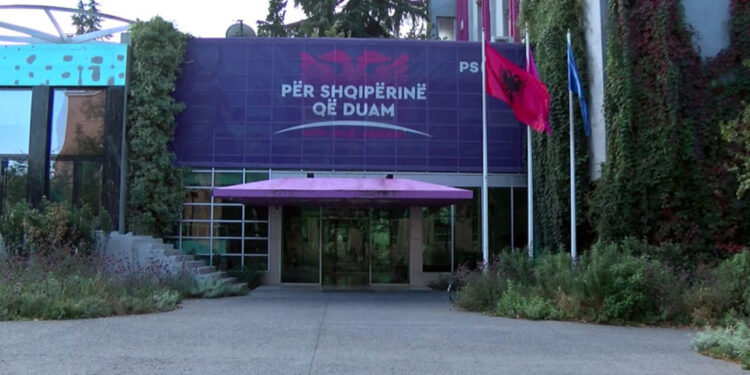 Grupi i PS përfundon mbledhjen, porositë e Peleshit për socialistët