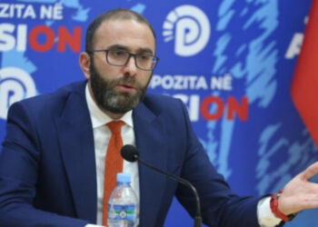 Skenari/ Flet Gaz Bardhi: Sot kaos në Parlament, nesër mosbindje civile