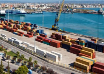 Skandali KURUM , “mbetjet toksike, njësoj si historia e mbetjeve spitalore në Shqipëri”, gazetarja: Si kanë kaluar kontejnerët në port