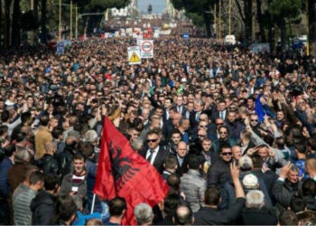 Opozita proteston sot në të gjithë Shqipërinë, çfarë pritet