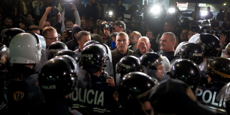 Protesta e opozitës, Meta reagon nga burgu: Nuk ka forcë në botë të ndalë Uraganin e Lirisë