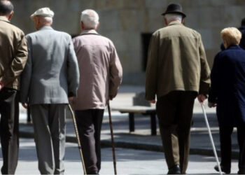 Buxheti 2025/ Qeveria u “shpall luftë” pensionistëve, rrit pensionet me 200 lekë në muaj